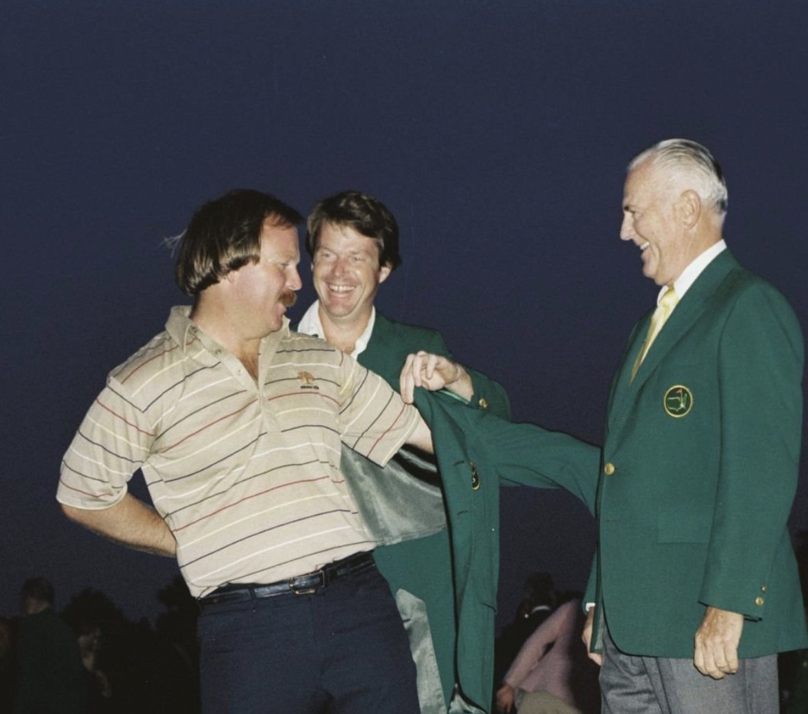 aa██████ tweet media