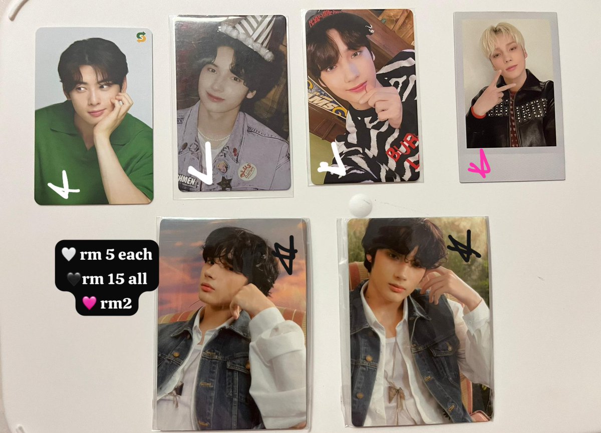 mtjktwice's tweet photo. haii i nk clearkan my pc collection‼️

🎀 all price in the picture 
🎀 price stated exc postage
🎀 feel free to dm if interested or have any inquiries ;)
🎀 all in good condition https://t.co/H4j4ombABP