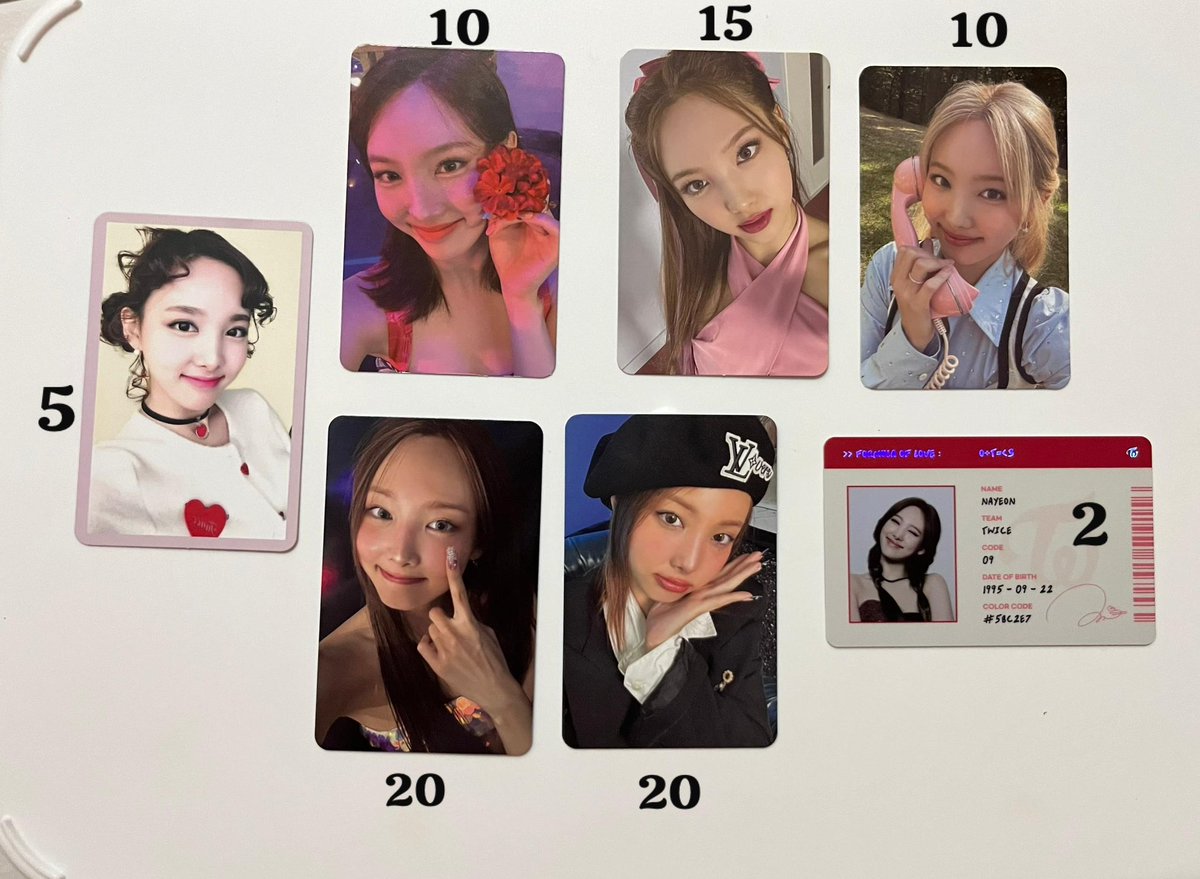 mtjktwice's tweet photo. haii i nk clearkan my pc collection‼️

🎀 all price in the picture 
🎀 price stated exc postage
🎀 feel free to dm if interested or have any inquiries ;)
🎀 all in good condition https://t.co/H4j4ombABP