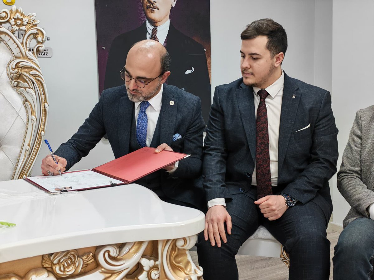 mustafaozboyaci's tweet photo. Bazı anlar vardır, sadece yaşanmaz; hafızalara kazınır. Bugün Hande ve İsmail’in sonsuz mutluluğa 'Evet' deyişlerine en yakından şahitlik ettik. 

Birbirine sevgiyle bakan bu iki güzel kalbin yolculuğu daim, huzuru bol olsun. Bir ömür boyu el ele, hep böyle gülümseyerek.. https://t.co/CuFQaC2pKY