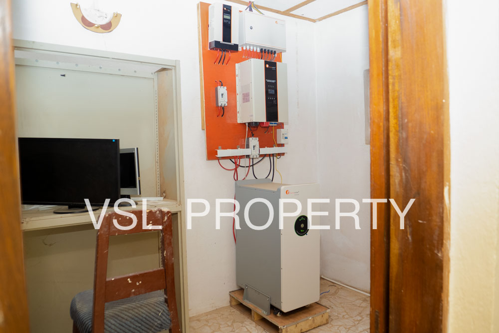 vslproperty's tweet photo. Live the dream on Spur Road! This Freetown multi-family home offers 6 rooms, 3 baths, solar power &amp; Guma water. Prime location, smart investment. $420k/Neg. DM for details or click the link! #FreetownRealEstate #spurroad #salonex
 Call us: 073017891
 https://t.co/JHi1TkSQk8 https://t.co/xXTBHOK8Es