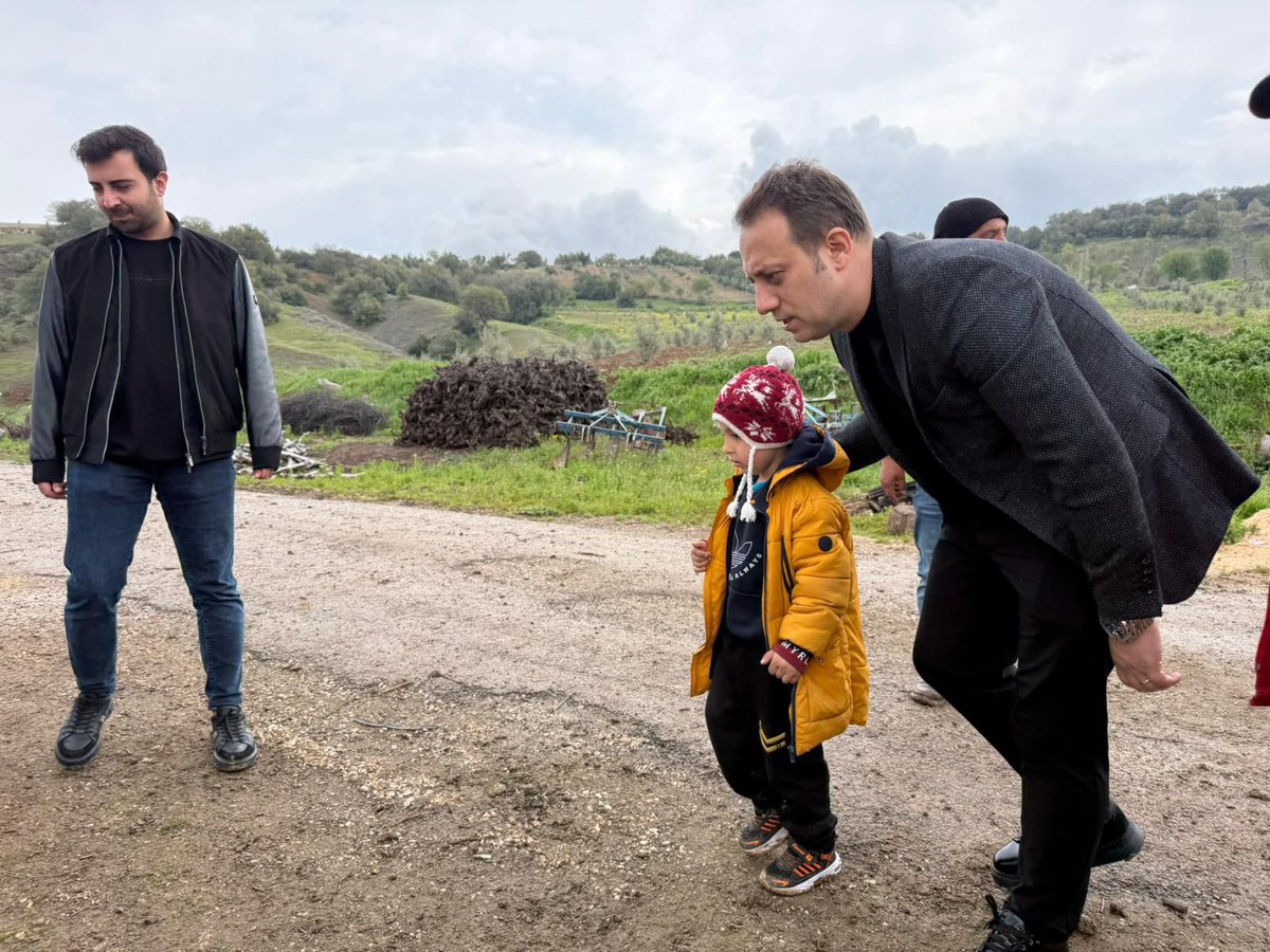 📍Kayapınar Köyü

Kaymakamımız Sn. Erdem Karanfil, Kayapınar köyünü ziyaret ederek vatandaşlarla bir araya geldi, aile ziyaretleri düzenledi ve yapımı devam eden Taziye evinde incelemelerde bulundu.

Misafirperverliklerinden dolayı Kayapınar Köyü Muhtarı Ramazan Ercan’a ve