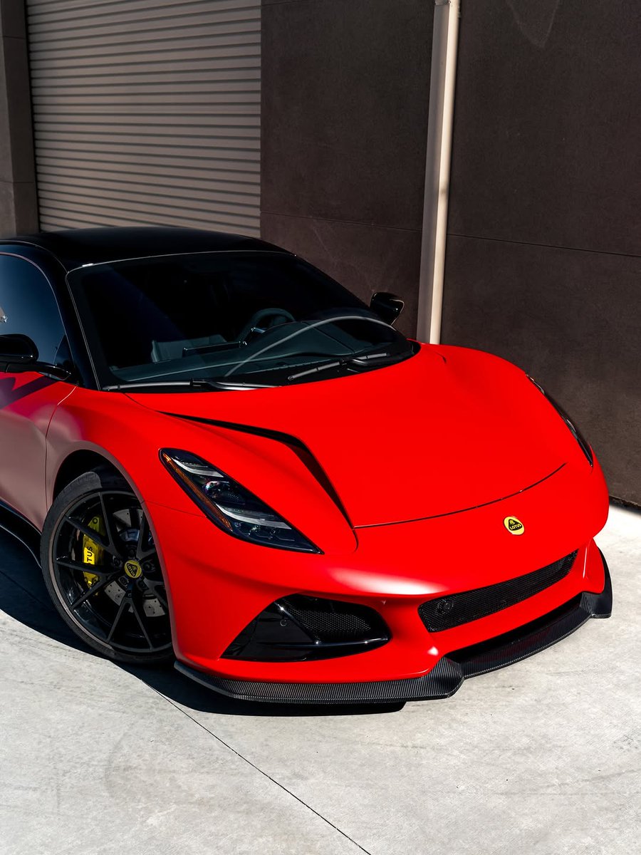 lekan897's tweet photo. LOTUS EMIRA https://t.co/hrKXAnOhLu