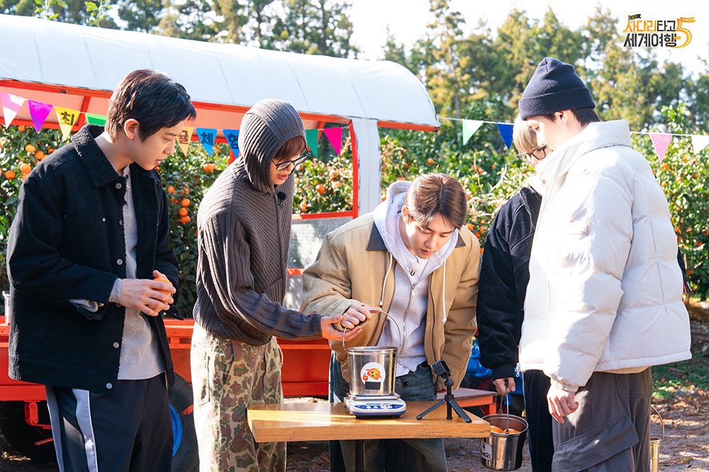 EXO-L INTL tweet media