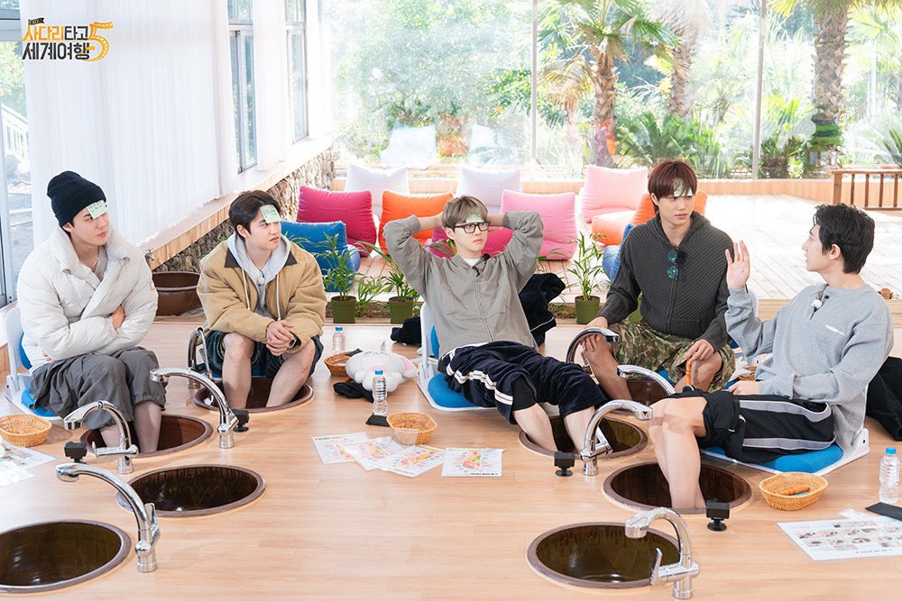 EXO-L INTL tweet media