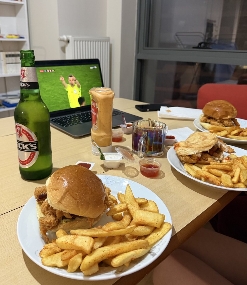 Anna 🦅 tweet media