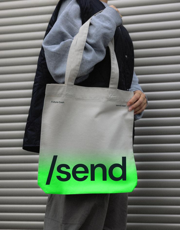 /DEMICROWN tweet media