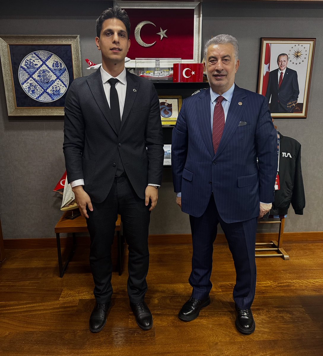 Vehbi Koç tweet media