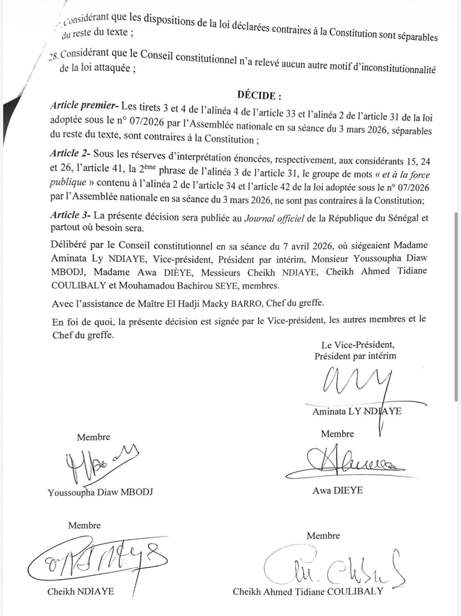 finalapatriote's tweet image. CNRM : le Conseil constitutionnel censure partiellement la loi
Saisi par des députés de la coalition Takku Wallu Sénégal, le CC a déclaré inconstitutionnels plusieurs articles de la loi n° 07-2026 portant création du CNRM, adoptée le 3 mars par les députés. Autre revers de APR🤣