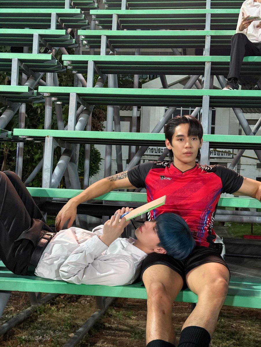 로나ೀ 🎀 tweet media