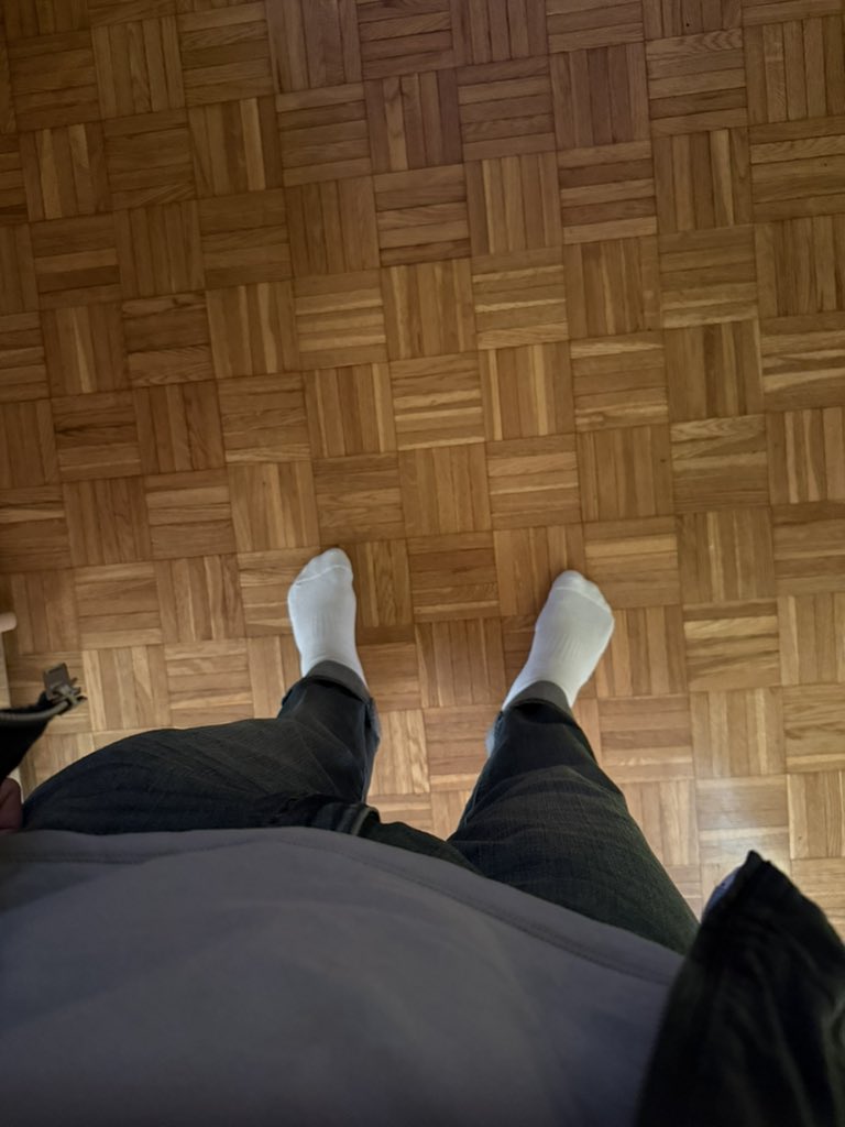 YouPayAlpha's tweet photo. I enjoy getting others to send me their entire paycheck https://t.co/BkYKcOL9Je