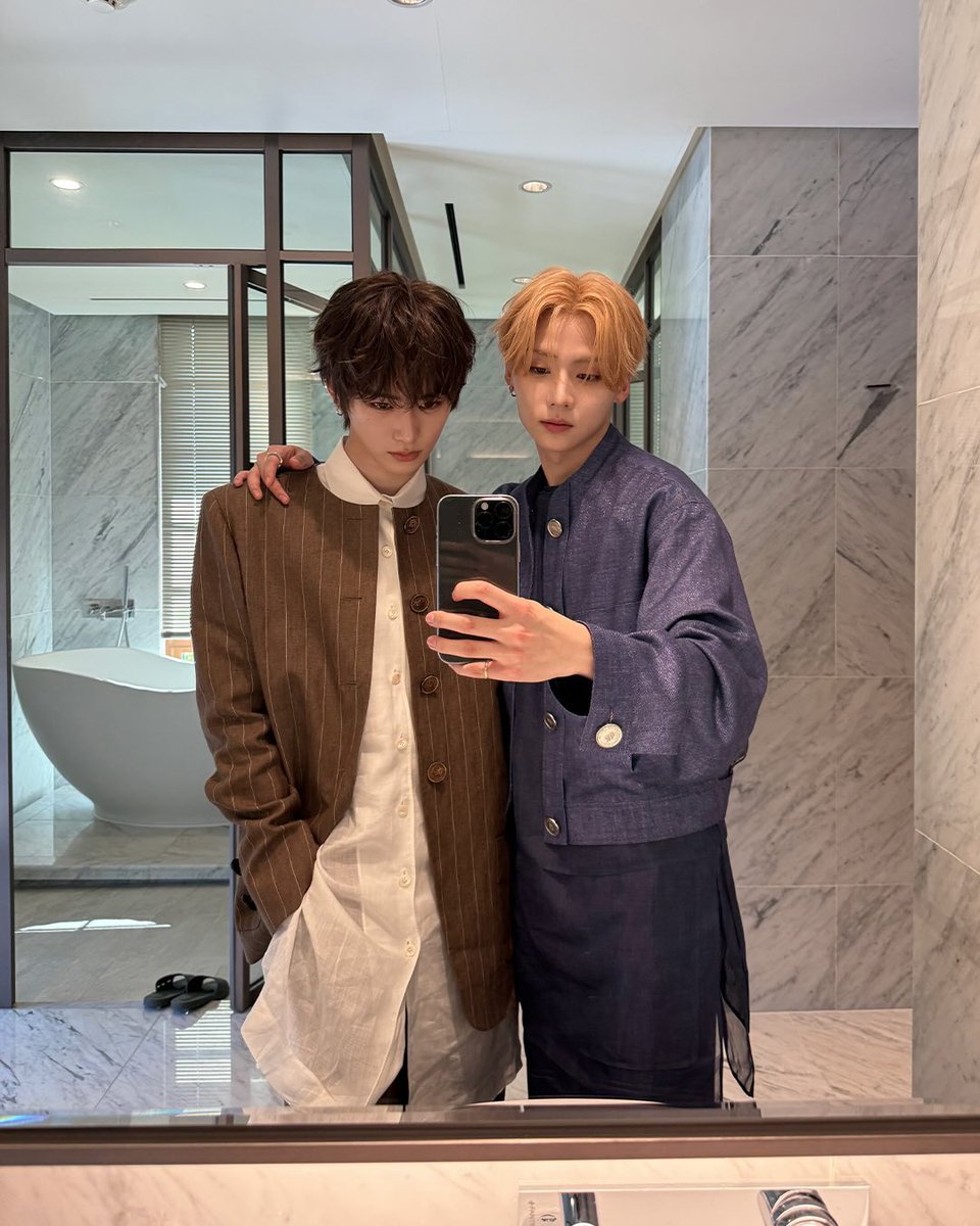 lisangwone's tweet photo. ㅤㅤㅤㅤㅤㅤ
ㅤㅤㅤㅤㅤㅤ
there are moments you live, and there are moments that quietly live inside you after—and this became one of them.
ㅤㅤㅤㅤㅤㅤ
ㅤㅤㅤㅤㅤㅤ https://t.co/nuwCgBS1ZI