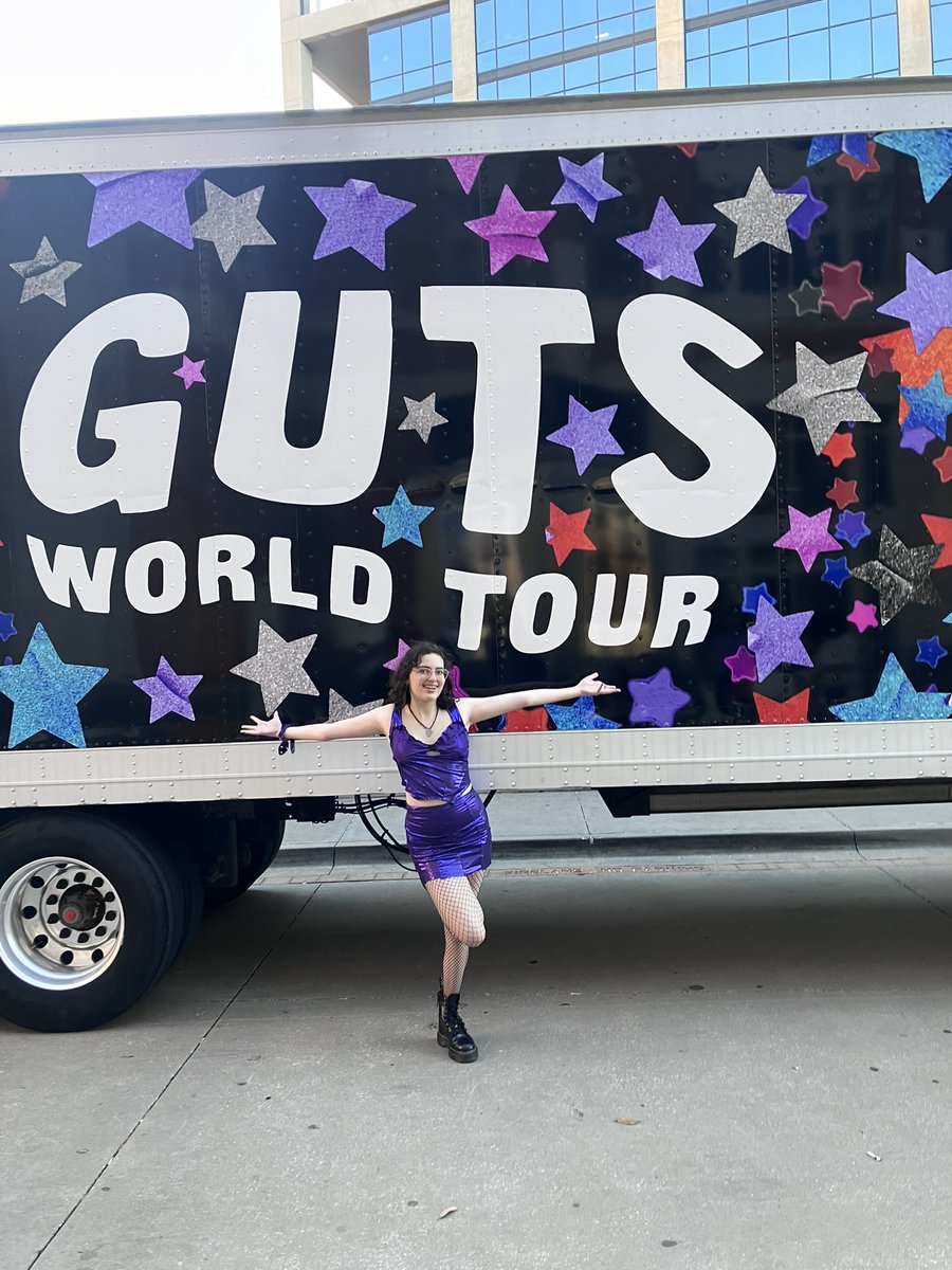 elle is pretty sad for a girl so in love tweet media