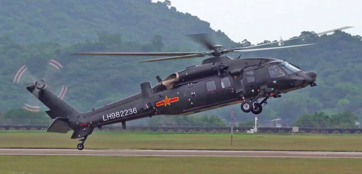 Tracking_Live's tweet image. Harbin Z-20, Chinese 🇨🇳 medium-lift utility helicopter.
Amazing Cheap Copy of U.S. Black Hawk 🇺🇸

Z-20 has a small waist while Black Hawk has no waist. according to U.S. analysts, the biggest difference between Z-20 and UH-60 Hawk is that the ''Z-20 is 40 years behind the Black