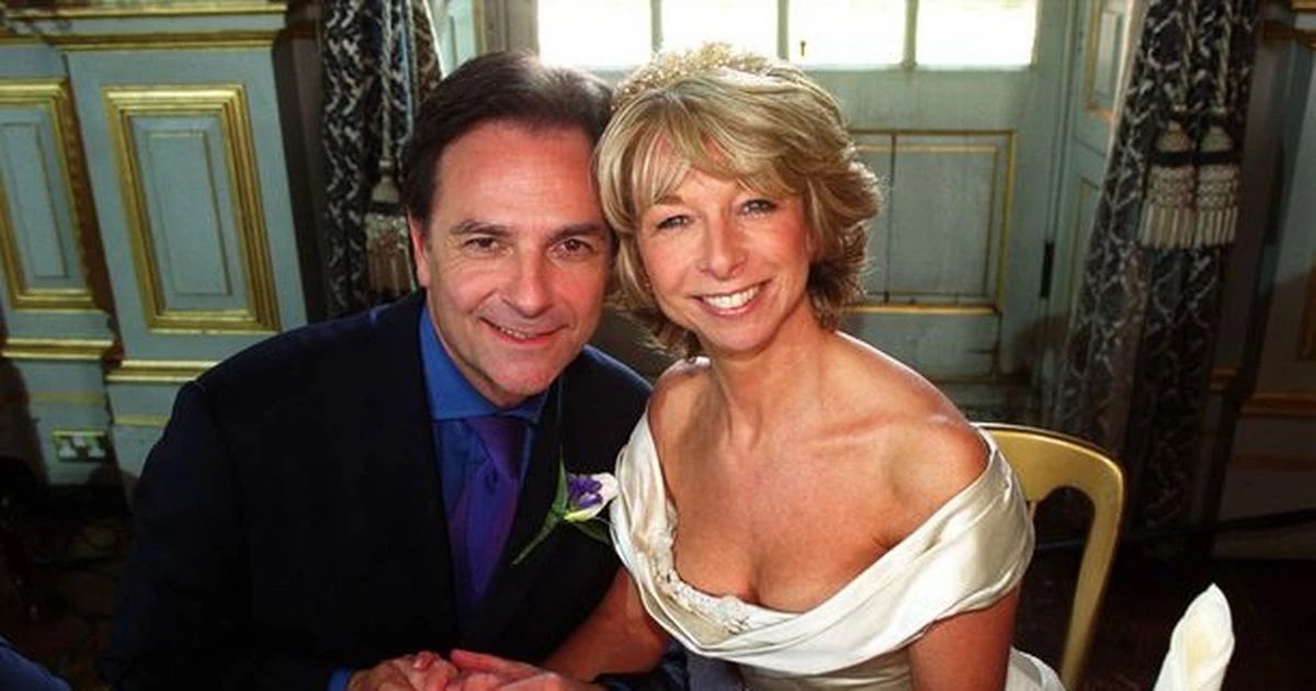 Omages887's tweet image. 24. Richard/Gail (54) #Corrie

Didn’t think they would get many people voting for them but I suppose Richard is a iconic enough to do that and he did love Gail in some way….