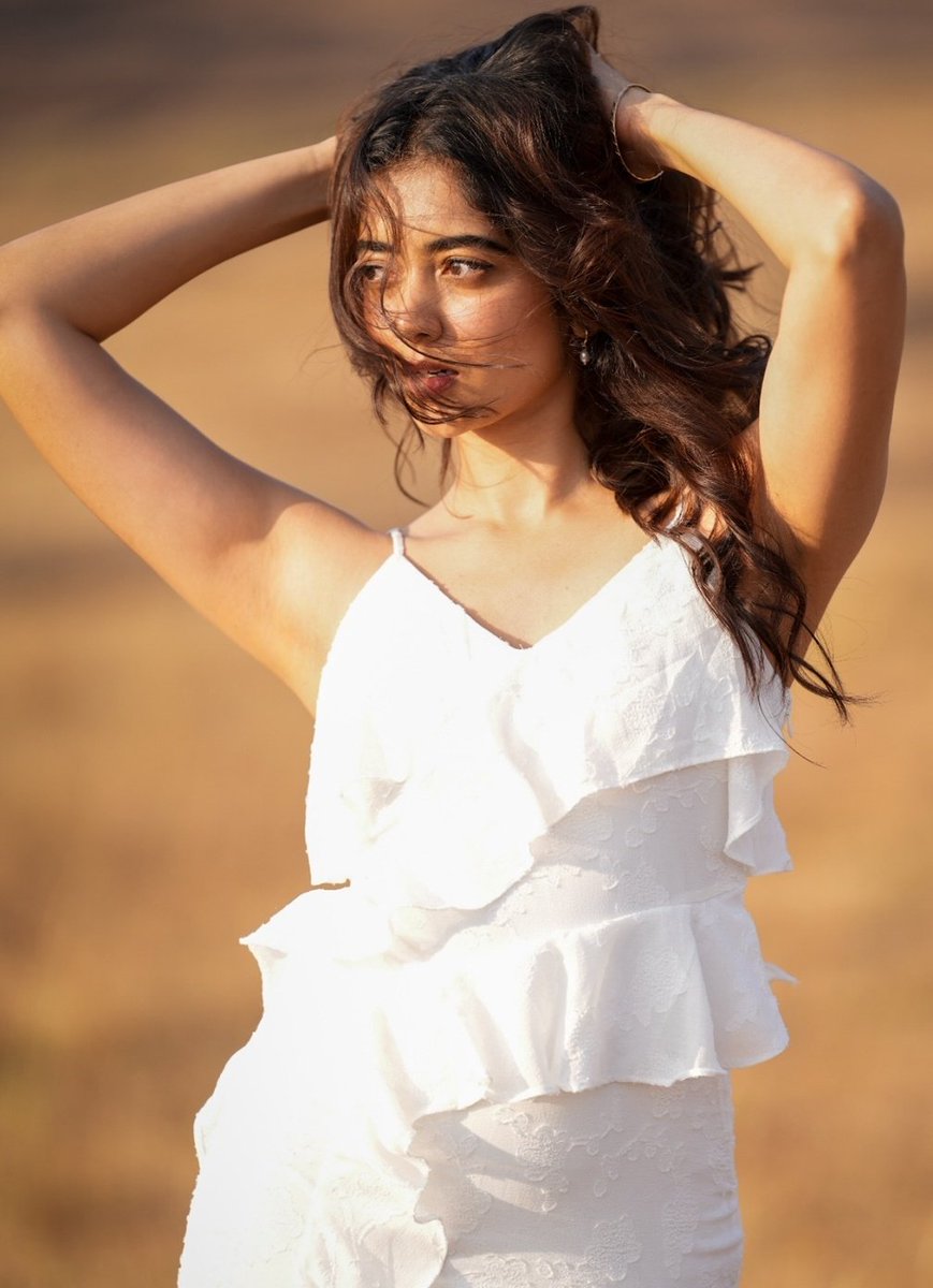 Starletsirens's tweet photo. Preethi Sanka🥵 https://t.co/bD7UJSJcil