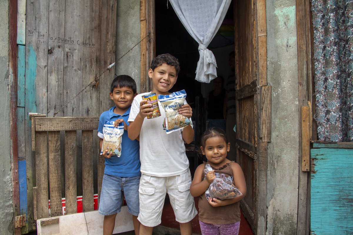 ServeAChild's tweet photo. Glenda, a single mom of seven, struggled to care for her family amid floods, illness, and no clean water. A local church stepped in with Food Paks, bringing food, care, and hope. Today, her family is growing in faith and stability.

*Photos are representative.* https://t.co/lA32udShqX