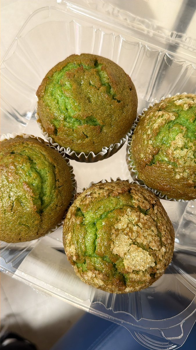 Queen of Toast tweet media