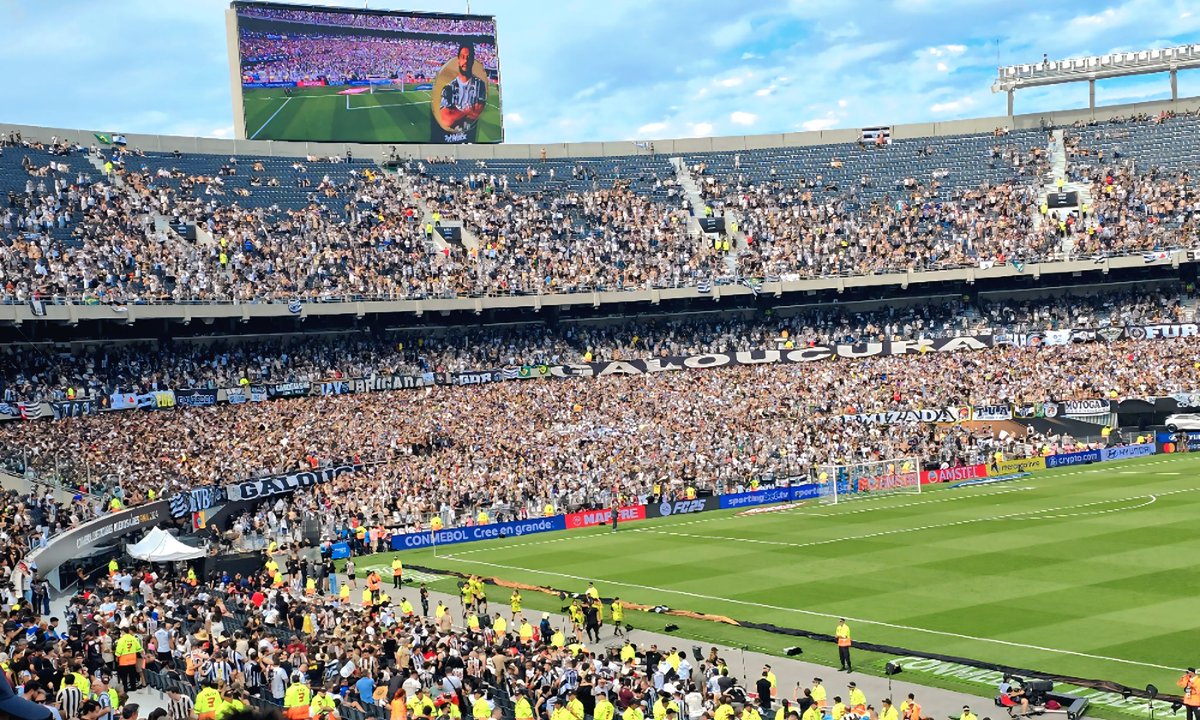 Vinícius Lucas🐓 tweet media