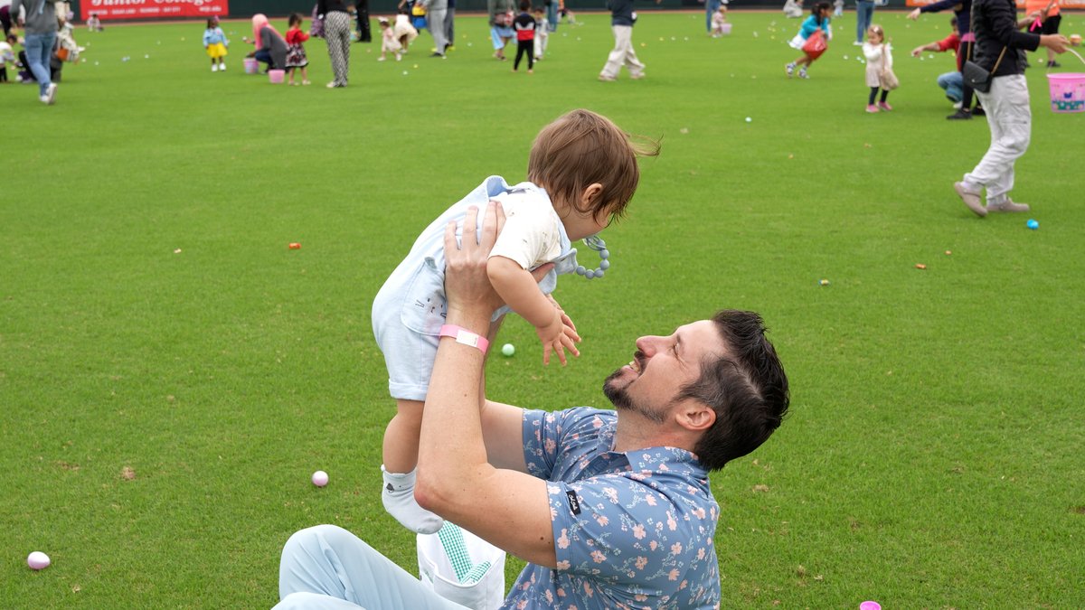 fbherald's tweet photo. Hundreds of families took part in the annual Easter Egg Hunt at Constellation Field on Easter Sunday. The event is hosted by Amaro Law Firm. https://t.co/wGLNRPLsRm