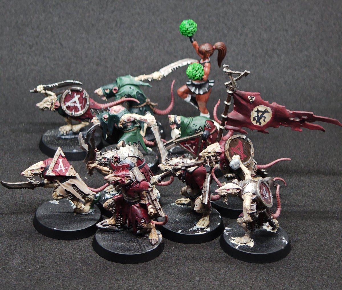 戦鎚馬男 tweet media