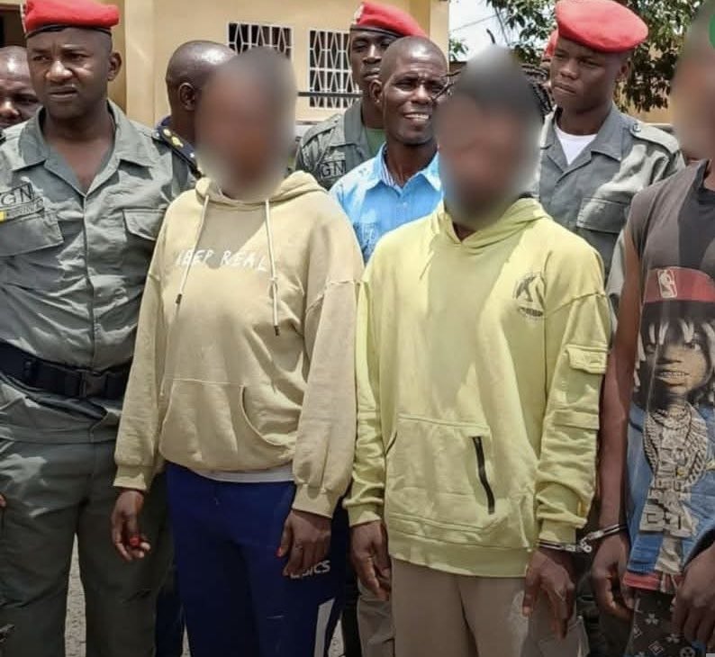 EsbiMedia tweet media