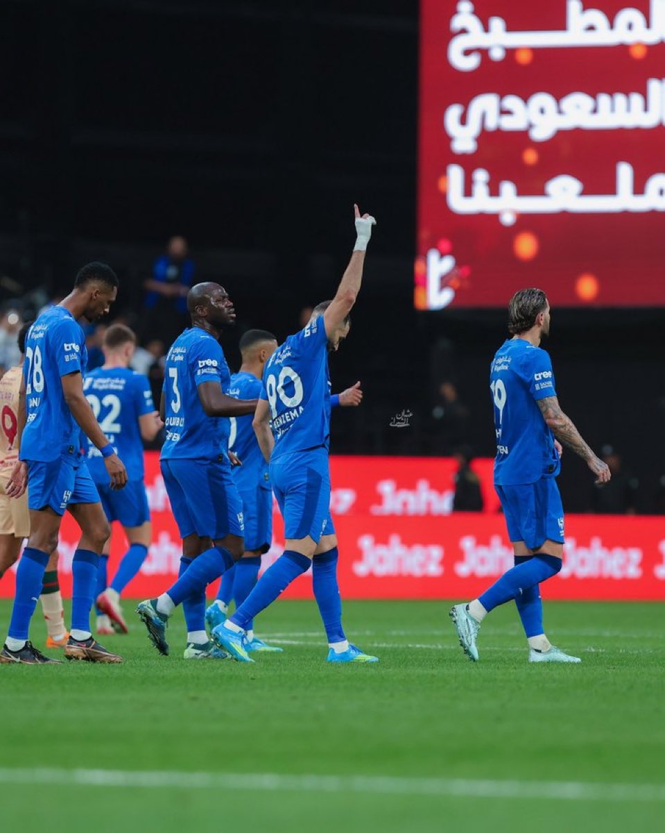 إفلاطون. tweet media