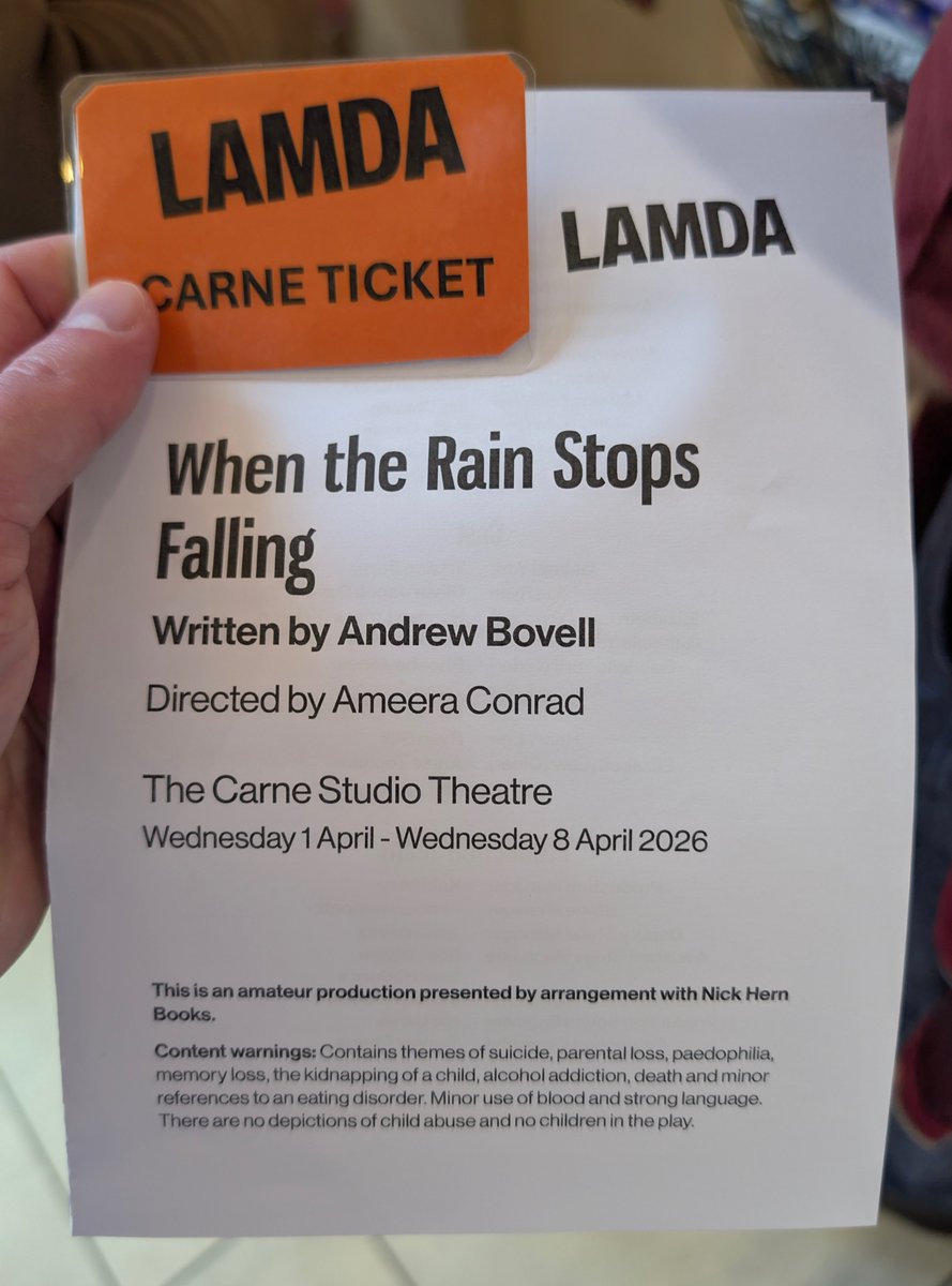 rupertcheek's tweet image. I went #LAMDA nr #BaronsCourt / #Hammersmith with my #parents to see a production with #SoundDesign by my cousin once removed. #theatre #performingarts #education #story #family #play @blueraincoat1