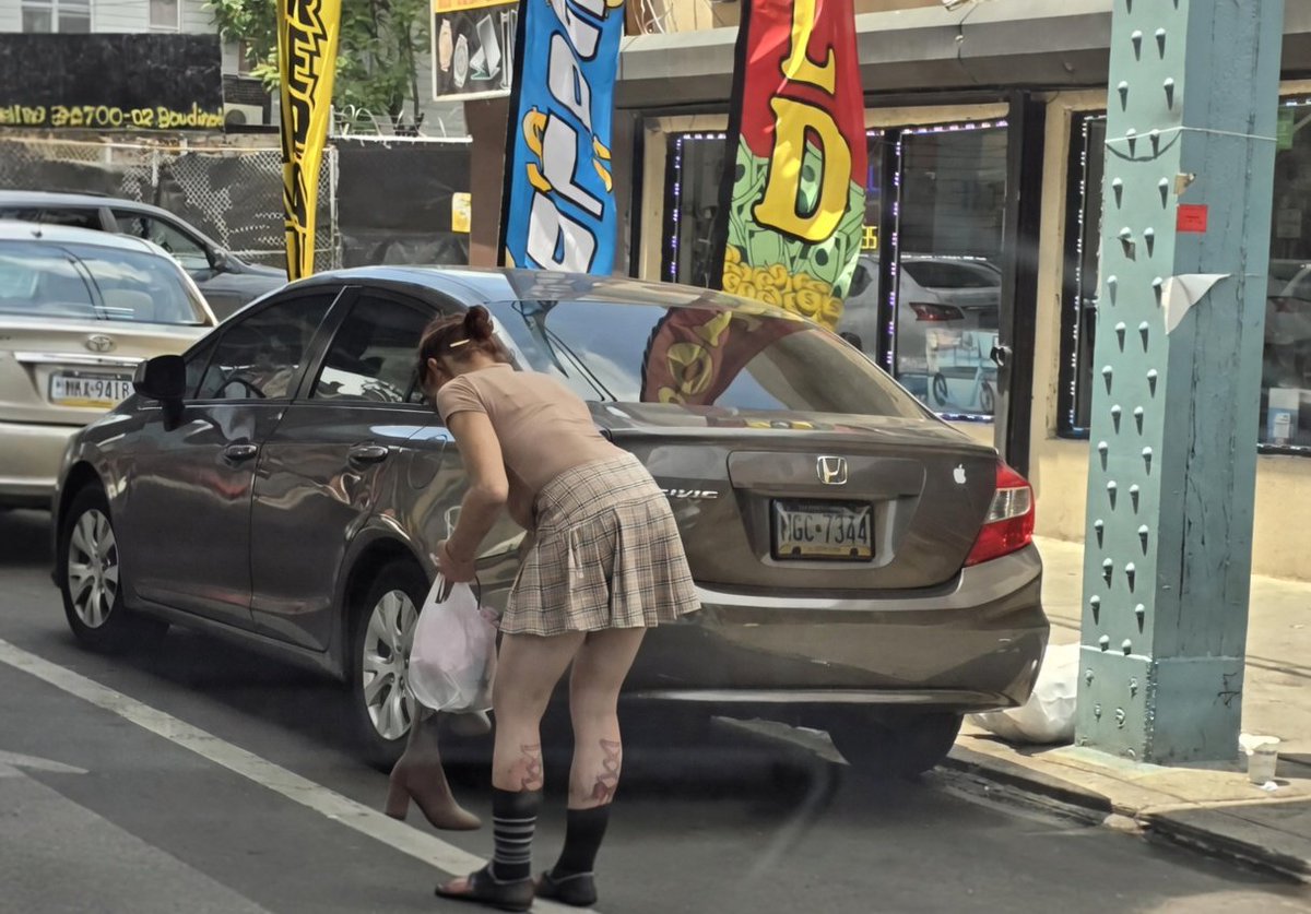 Sarah Zee tweet media