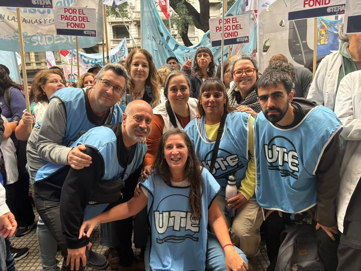 utectera's tweet photo. Acompañamos a @cteracta a la Paritaria Nacional Docente en la Secretaría de Trabajo de la Nación. https://t.co/jro1ljRDMx