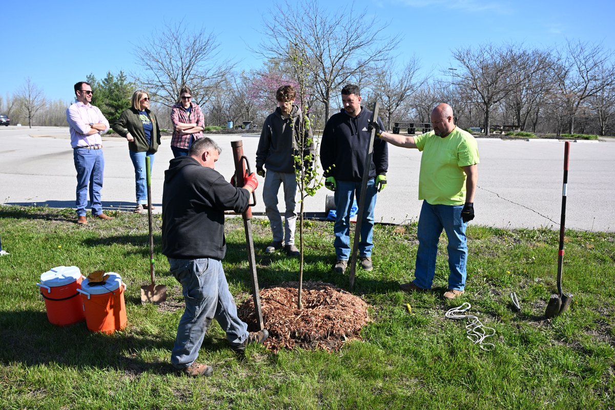 Lansing Kansas tweet media