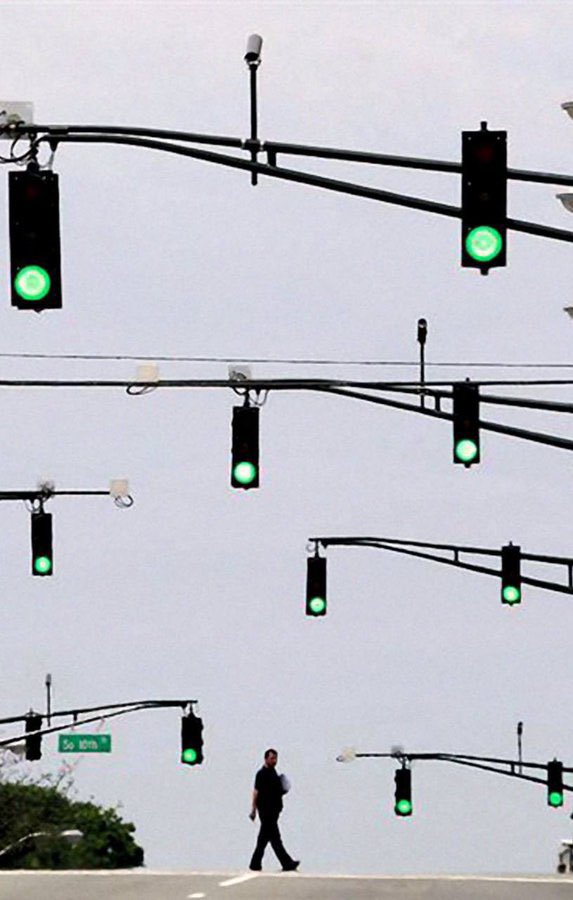 RelJFKjr's tweet photo. GREEN LIGHT! 

IT'S TIME. https://t.co/RDEalTnpIz
