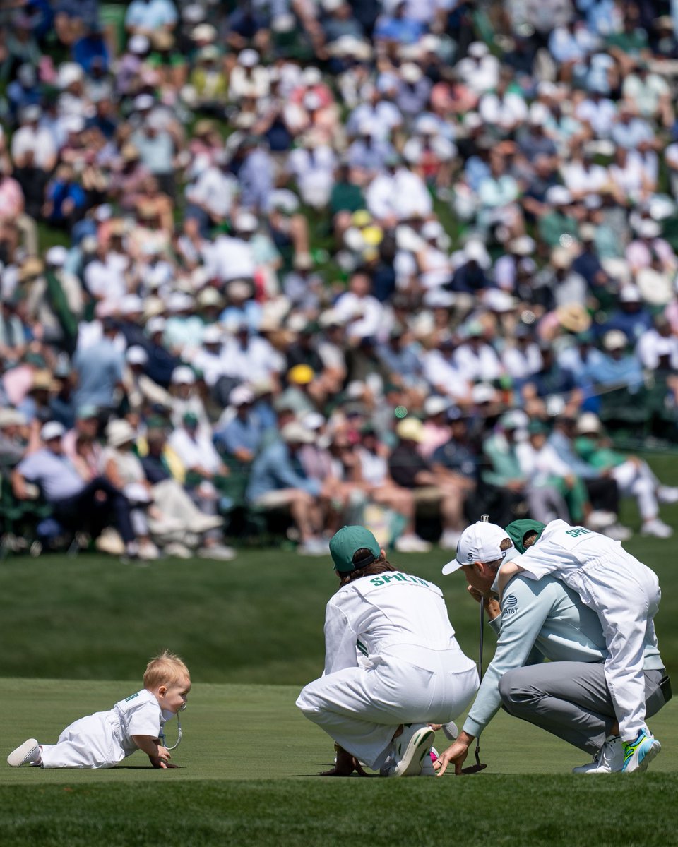 TheMasters's tweet image. Today, the greens double as family rooms. A glimpse into the joy of the Par 3 Contest. #themasters