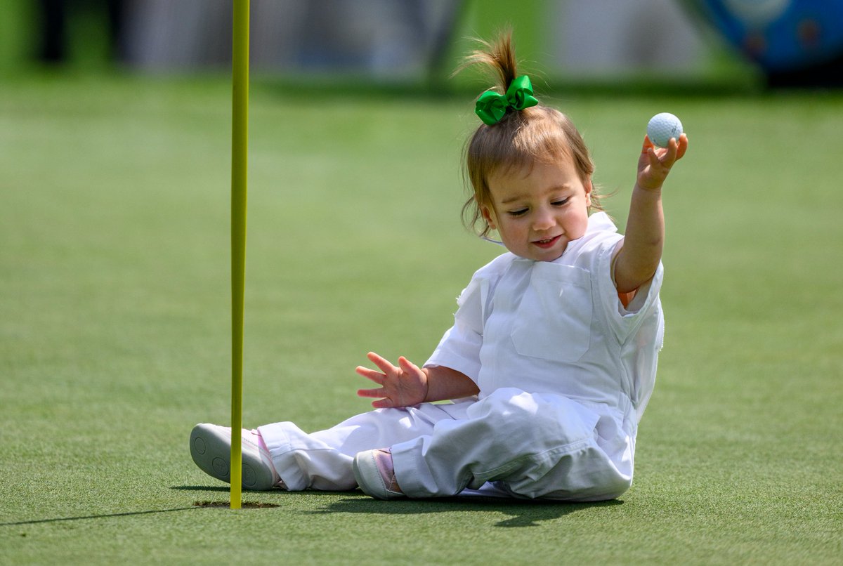 TheMasters's tweet image. Today, the greens double as family rooms. A glimpse into the joy of the Par 3 Contest. #themasters