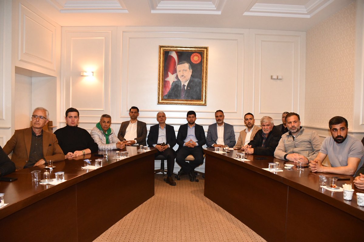 Akpartialanya07 tweet media