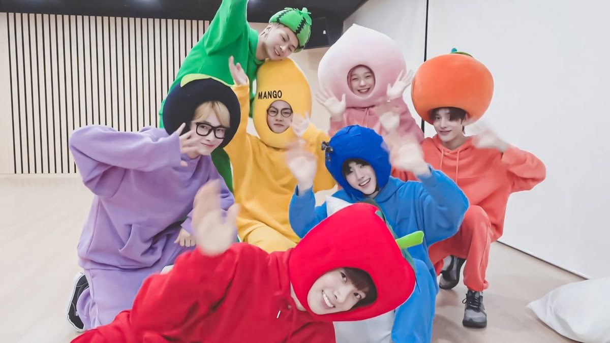 sky 🪽 enhypen is 7 tweet media