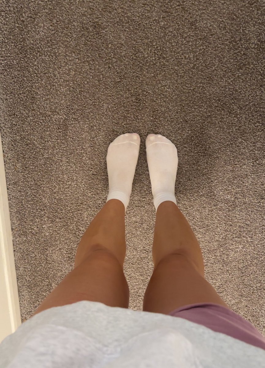 lolaluvinz's tweet photo. hi 🍒🐆🥂🥀 

#findom #paypig #imnew #humanatm #spoilme #walletdrain #paypigs #prettyfeet #feetpics #soles #toes #sendtribute #feetcontent https://t.co/ahMDPrgj8d