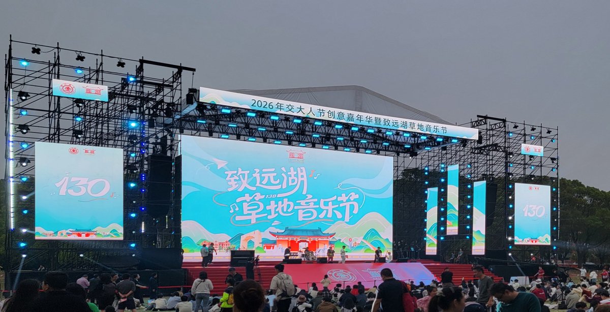 HHQLZ_999 tweet media