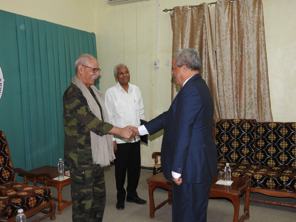 🤝✨ 3/3 Desde el establecimiento de relaciones diplomáticas en 1980, #Cuba ha mantenido su apoyo firme e invariable a la justa causa del pueblo saharaui. En este 50 aniversario, renovamos el compromiso con la paz, la independencia y la justicia.
🇪🇭🇨🇺✊🏽 #RASD #50Aniversario