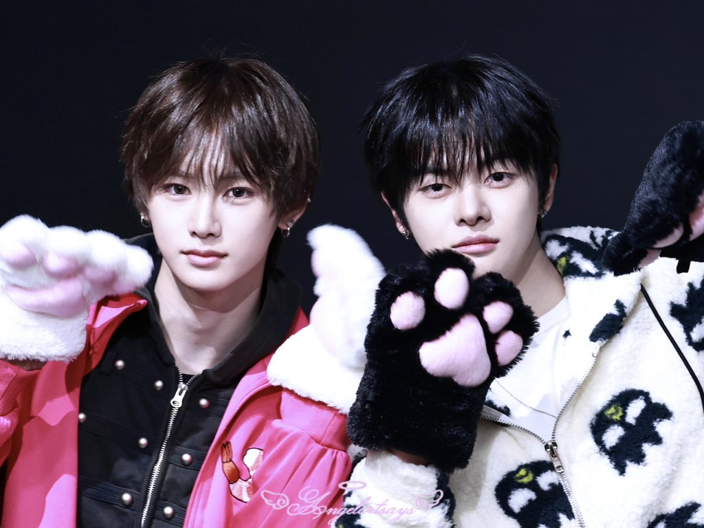 zanxinx's tweet photo. ネコくんとパパ https://t.co/cXcgL7t2WQ