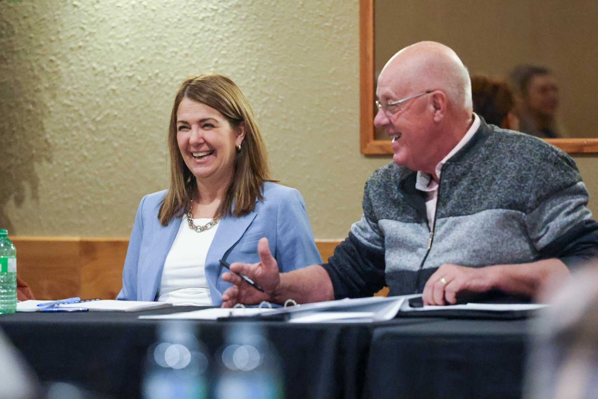 Danielle Smith tweet media