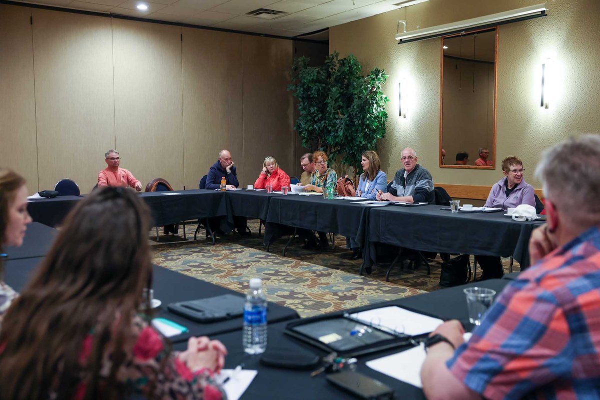 Danielle Smith tweet media