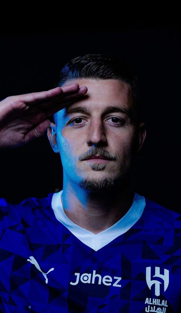 مشَ؏لَ ♛ ⚚ tweet media