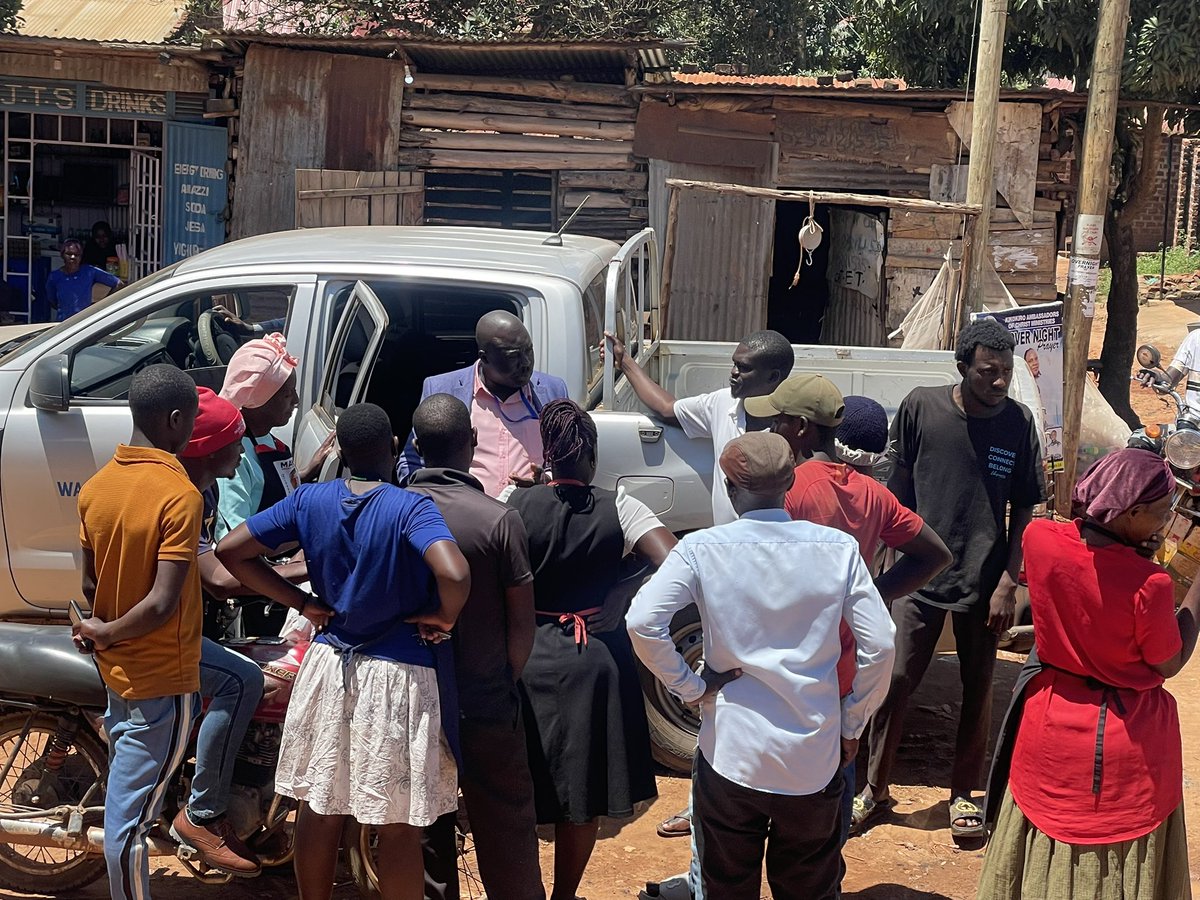 WakisoTC's tweet photo. 08th/04/2026

Wakiso TC continues with its Trade order activities with mobilization and sensitization activities to the Traders. Printed and audio content as pre enforcement information to traders have been delivered before enforcement happens.

Wakiso, vibrant &amp; growing 🤝 https://t.co/1Mp3O02kFJ