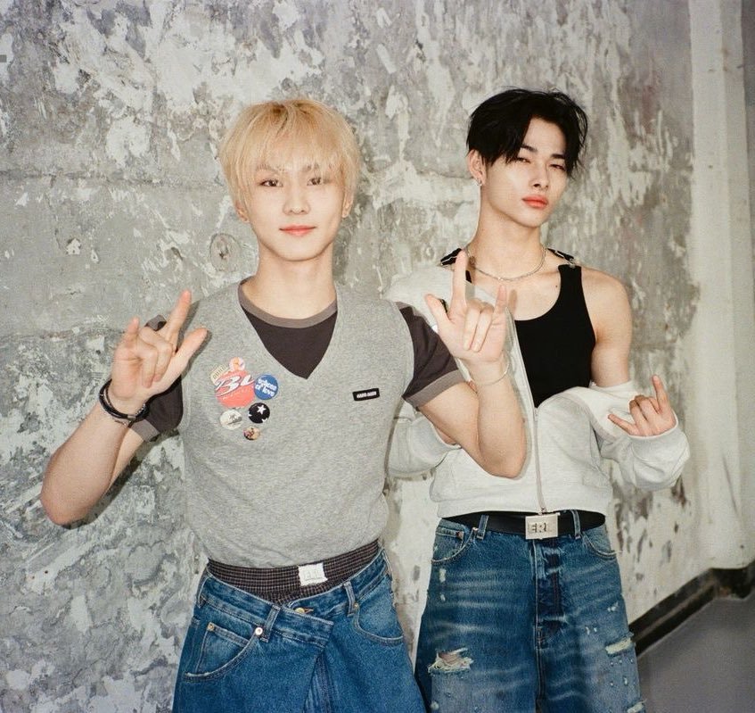 sky 🪽 enhypen is 7 tweet media