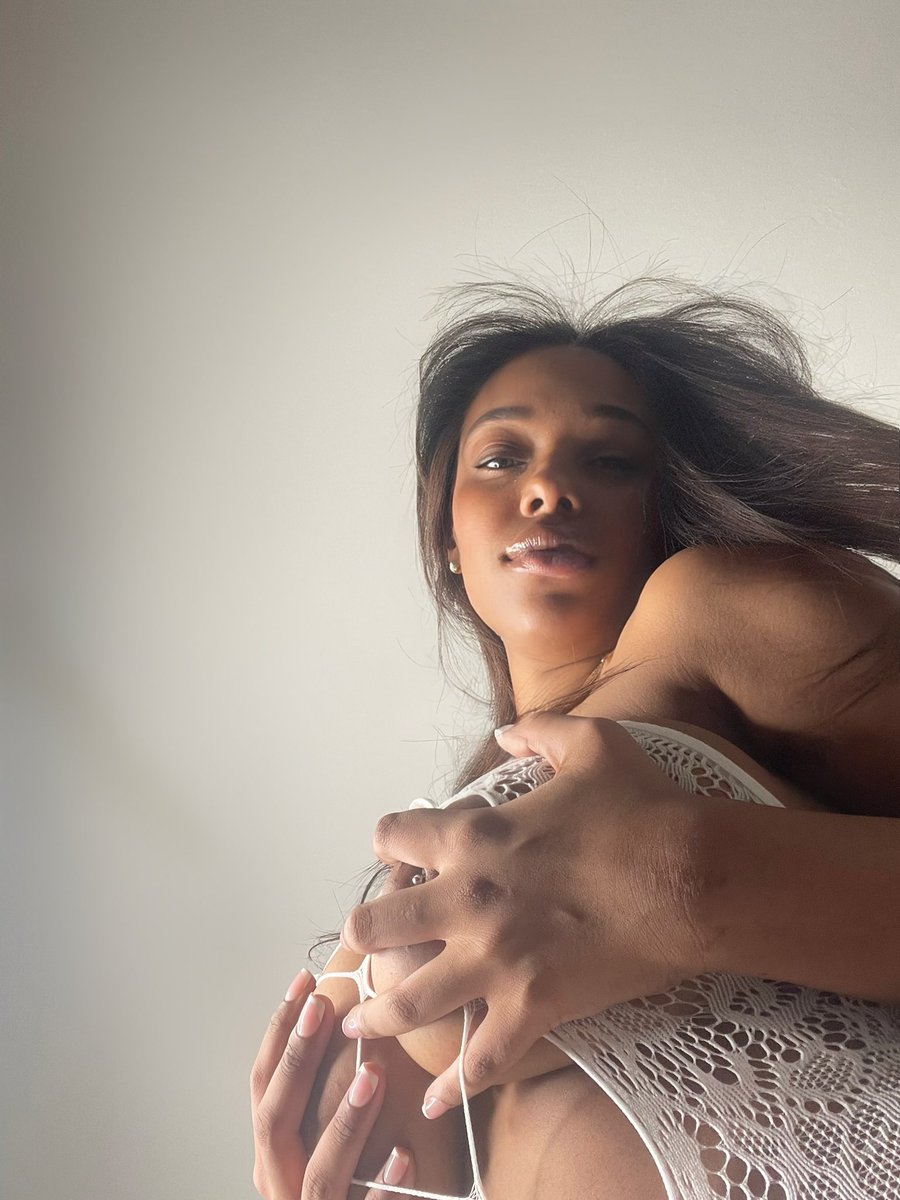 Oh hey there 🤍  linktr.ee/Mustbemala