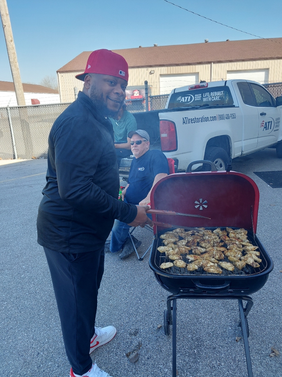 ATIrestoration's tweet image. Good food and good people!

The St. Louis team took a break for a BBQ and some well-earned downtime.

#ATIrestoration #FunFridays #WorkFam #ATICARES