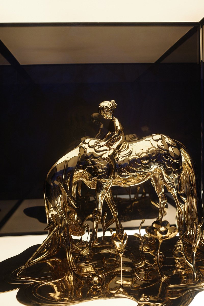 Swan Burgundy tweet media