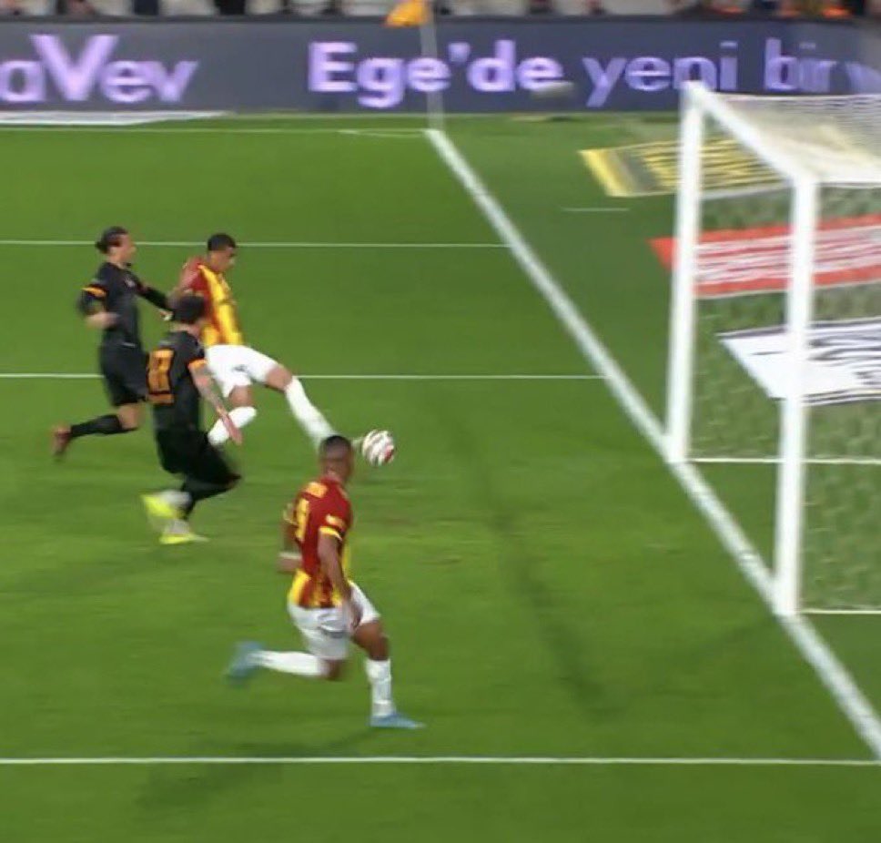 yacine adli tweet media