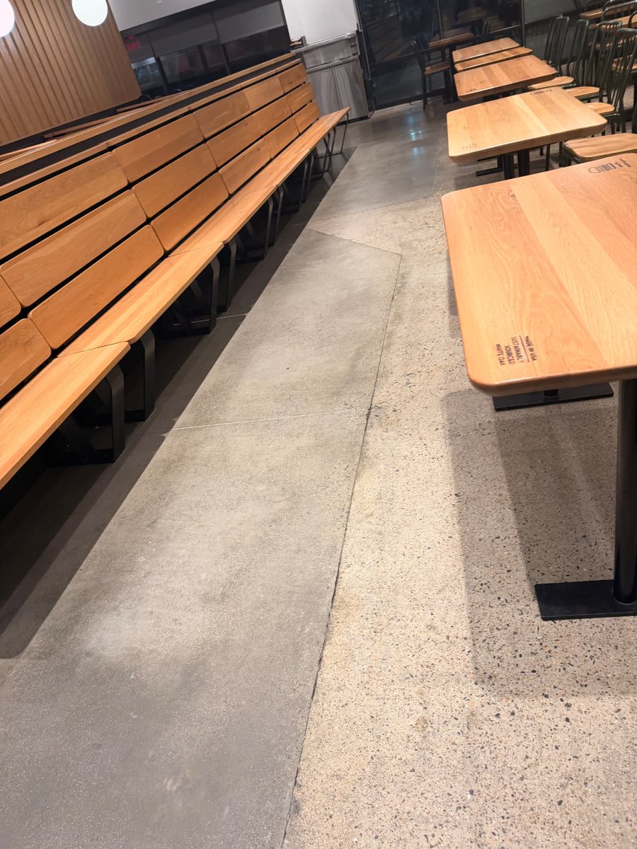 dareyescleaning's tweet image. Keep your restaurant spotless and ready for every customer! ✨🍴
At Dareyes Cleaning LLC, we provide professional restaurant cleaning services to maintain hygiene and impress your guests.Y
📞 401-479-8957
#RestaurantCleaning #CommercialCleaning #CleanKitchen #DareyesCleaning